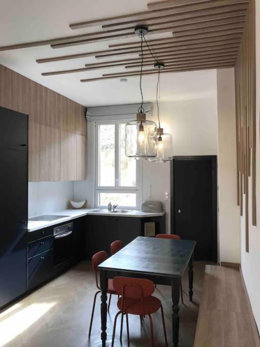 Grand Appartement En Maison De Ville Valréas エクステリア 写真