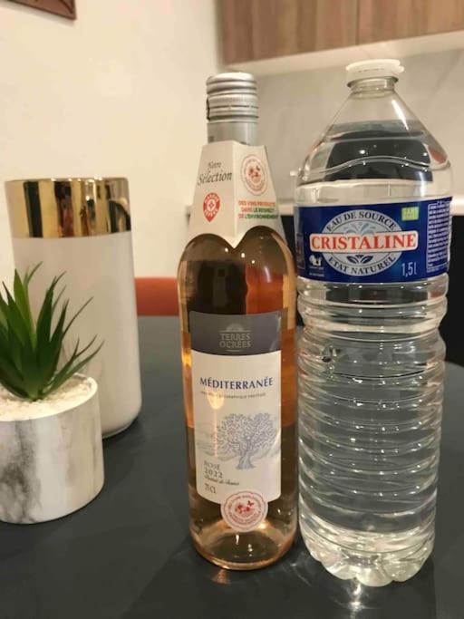 Grand Appartement En Maison De Ville Valréas エクステリア 写真