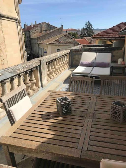 Grand Appartement En Maison De Ville Valréas エクステリア 写真