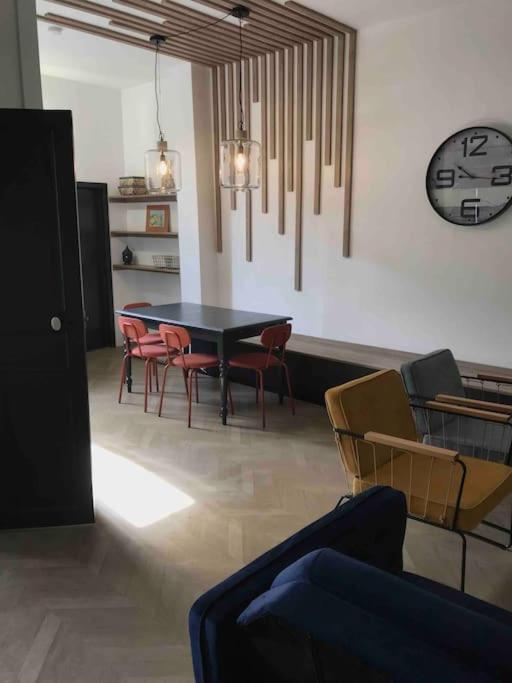 Grand Appartement En Maison De Ville Valréas エクステリア 写真