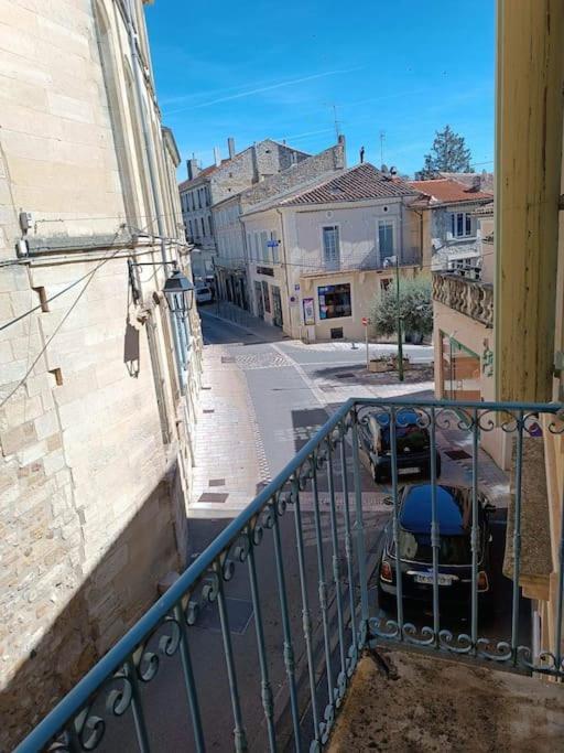 Grand Appartement En Maison De Ville Valréas エクステリア 写真